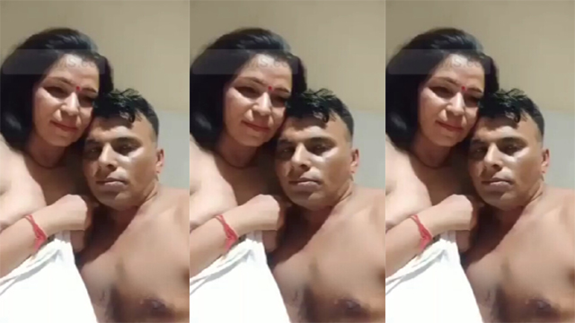 Cheater Aunty Fucking With Lover In Hotel MMS
