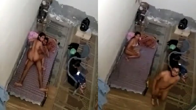 Bhabi ko chodtte hue uske bahan k – saamne pakda gaya ladka